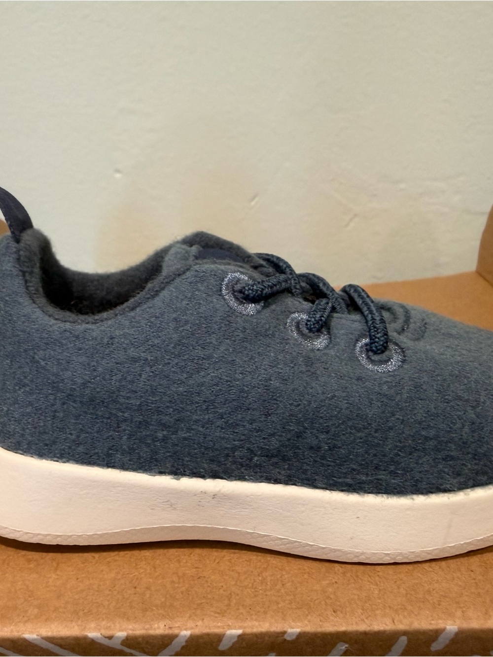 NIB allbirds smallbirds wool runners T6 in wowza blue lace-Up Sneakers